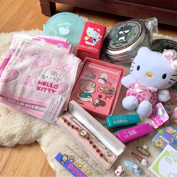 MOVING SALE❗️Hello Kitty phone/key charm - Picture 5 of 7